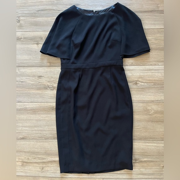 Tahari Arthur S Levine Dresses & Skirts - Tahari Black Flutter-Sleeve Knee Length Dress Women’s 8